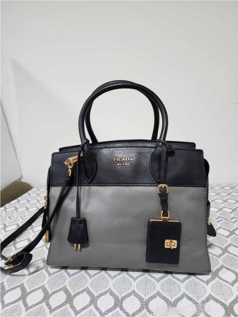 PRADA Saffiano City Calfskin Medium Esplanade Tote Grey/Black
